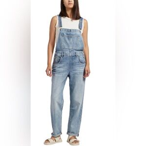 Nwot. Silver jeans overall
